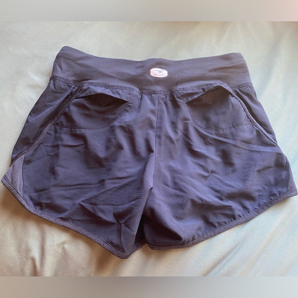 Running shorts - Picture 3 of 4